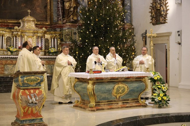 Biskup Radoš predslavio misu na svetkovinu Bogojavljenja u varaždinskoj katedrali